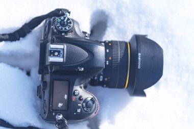 Kamera içinde belgili tanımlık kar kış fotoğraf oturumu