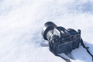 Kamera içinde belgili tanımlık kar kış fotoğraf oturumu