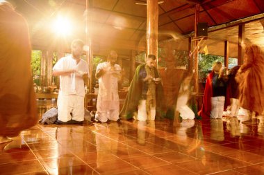 Bir Budist manastırında Vipassana, Tayland, Wat Luang, Nisan 2019