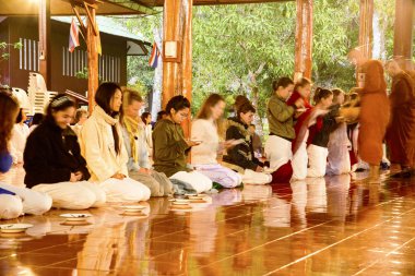 Bir Budist manastırında Vipassana, Tayland, Wat Luang, Nisan 2019