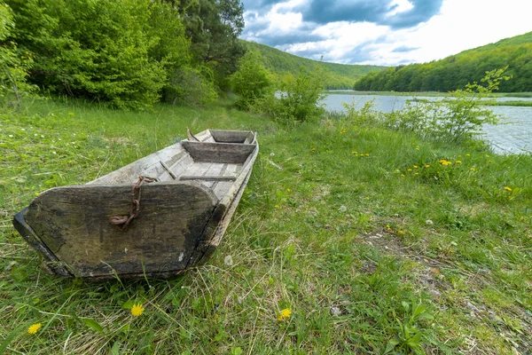 Altes Holzboot Auf Dem Fluss Dnjester — Stockfoto
