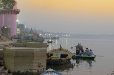 Varanasi Ganj nehrinin Embankment, Hindistan, Kasım 2016
