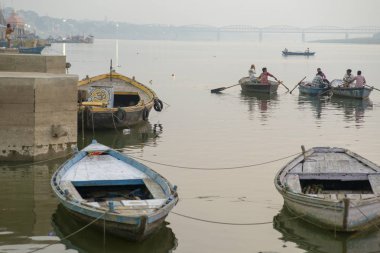 Varanasi Ganj nehrinin Embankment, Hindistan, Kasım 2016