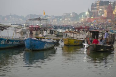 Varanasi Ganj nehrinin Embankment, Hindistan, Kasım 2016