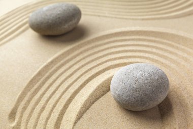 Zen Bahçe meditasyon taşlarla
