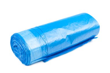 Beyaz arkaplanda izole edilmiş plastik çöp torbaları