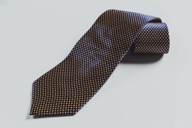 Beyaz arka plan üzerinde izole erkek kravat