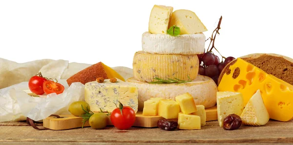 Ahşap Masa Üzerinde Peynir Yakın Çekim — Stok fotoğraf