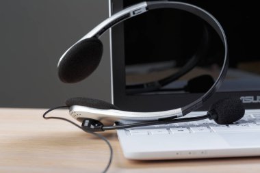 kulaklık bilgisayar dizüstü klavye