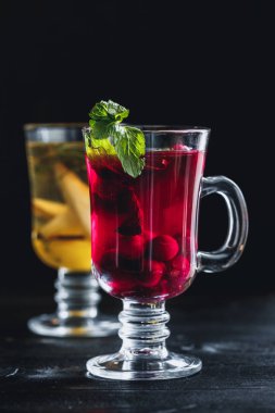 sıcak kızılcık ve armut çay bardak