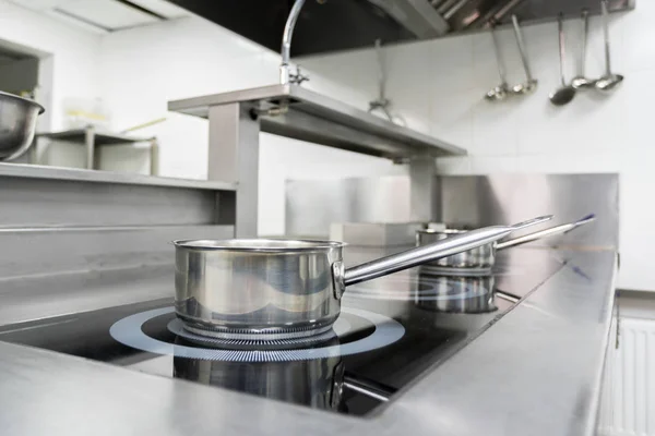 Stove Counter Modern Restaurant Kitchen — Stock Photo, Image