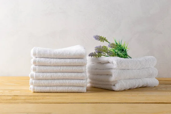 towels roll with flower