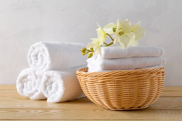 çiçek ile rulo havlu