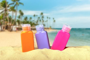 Yaz kum üzerinde plaj aksesuarları