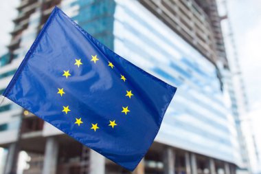 AB bayrağı, euro bayrak, bayrak sallayarak Avrupa Birliği