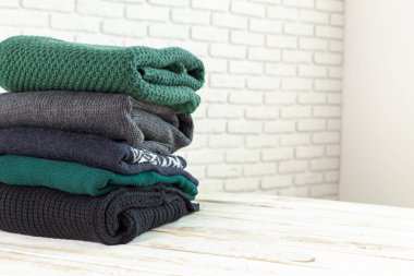 Kazak örgü beyaz rahat yığını, yakın çekim