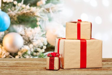 hediye eski tablo üzerinde kazık, yakın çekim