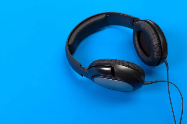 Modern Headphones Bright Blue Background — Stock Photo, Image