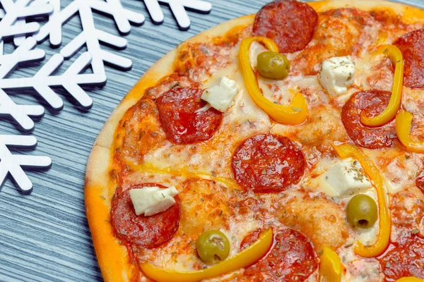 Pizza Com Decoração Flocos Neve Pizza Inverno — Fotografia de Stock