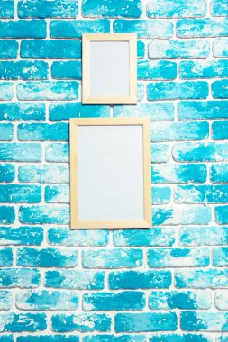 Duvardaki resim çerçevesi