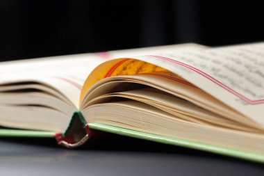 Kuran - Müslümanların kutsal kitabı