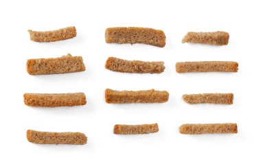 Beyaz arka plan üzerinde izole kruton ekmek kırıntısı