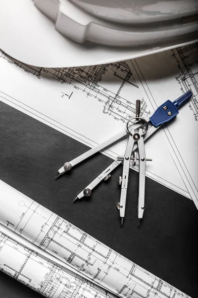 Çizimler siyah arka plan üzerinde planlama İnşaat