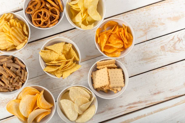 Zoutjes Kommen Houten Tafel Van Bovenaf — Stockfoto