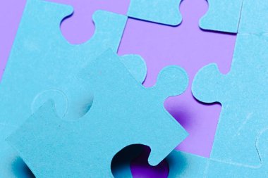 Kavram bulmaca. Mavi puzzle parçaları 