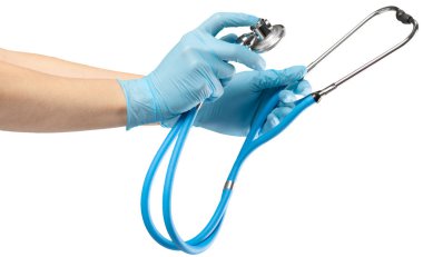 stetoskop elinde, yakın çekim, üzerinde beyaz izole