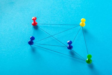 iş parçacığı bağlanma kırmızı iğneler, ağ kavramı, yakın çekim