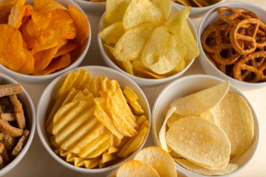 Simit kase yukarıdan ahşap tablo