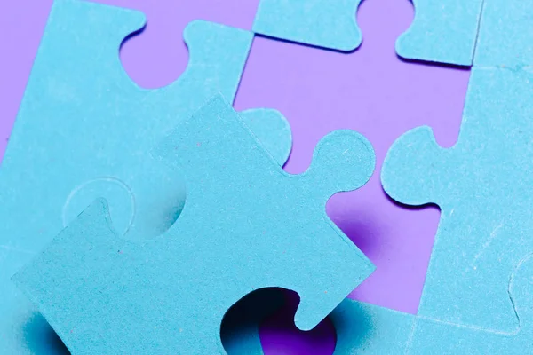 Kavram bulmaca. Mavi puzzle parçaları 