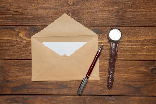 Papier Blanc Enveloppe Sur Table Bois — Photo