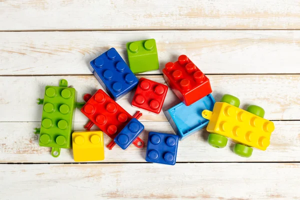 Renkli çocuk oyuncakları, üstten görünüm