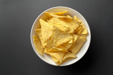 Tablo yakın çekim üzerinde lezzetli cips 