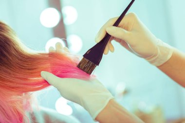 Kuaför saç stili kadın yok