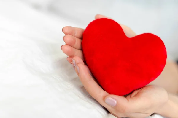 Red Heart Female Hands Close — Stock Photo, Image