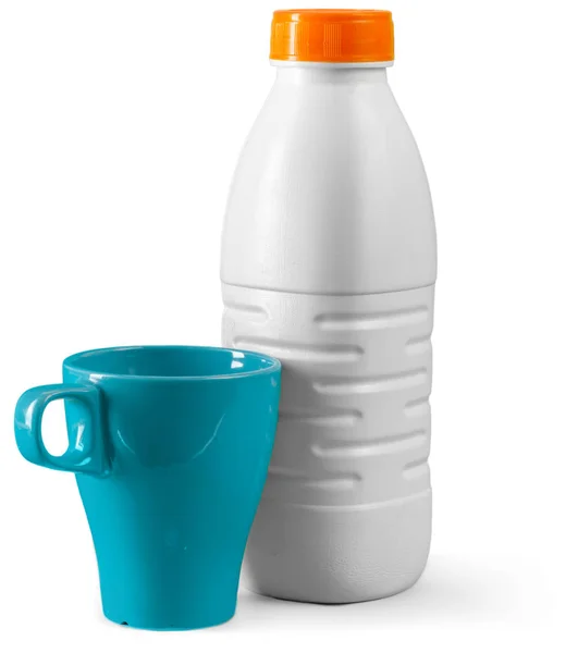 Glas Och Flaska Mjölk Isolerad Vit Bakgrund Närbild — Stockfoto