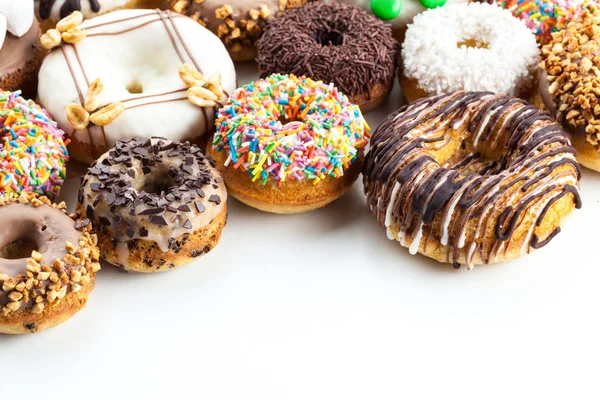 Verschiedene Donuts Auf Weißem Hintergrund — Stockfoto