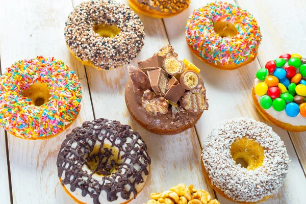 Donuts Süße Puderzuckernahrung Dessert Bunter Snack — Stockfoto