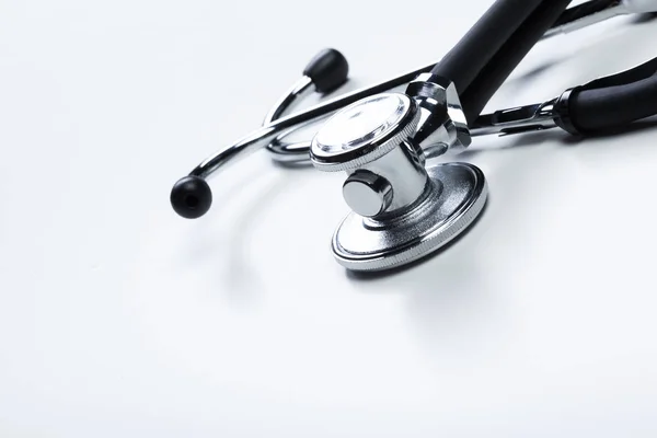 Beyaz Arka Plan Üzerinde Izole Sağlık Stetoskop Yakın Çekim — Stok fotoğraf