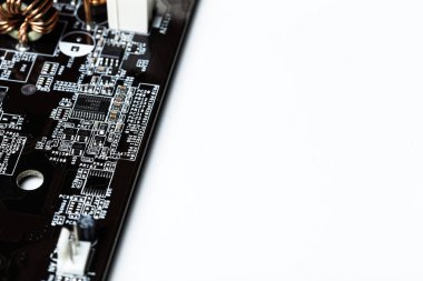 Beyaz arka plan üzerinde izole elektronik atık