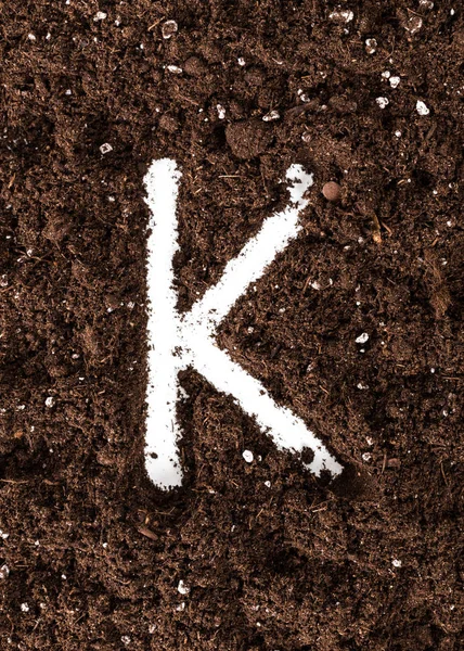 On-zemin kahve yazılı alfabesi