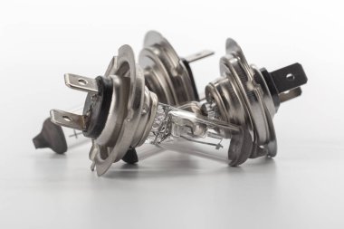 Araba ampulleri beyaz arka plan üzerinde izole