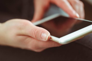 Mesaj yaz Smartphone'da yazarak kadın