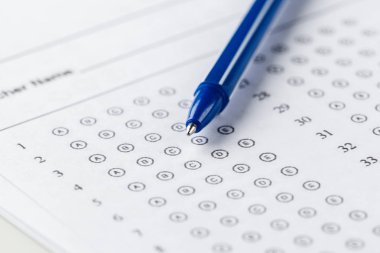 Test puanı sayfa cevapları, sınav kavramı ile 