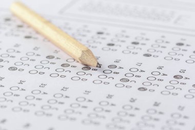Test puanı sayfa cevapları, sınav kavramı ile 