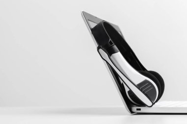 kulaklık ve bilgisayar dizüstü bilgisayar, çağrı merkezi desteği