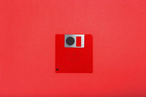 Computer Diskette Auf Rotem Hintergrund — Stockfoto